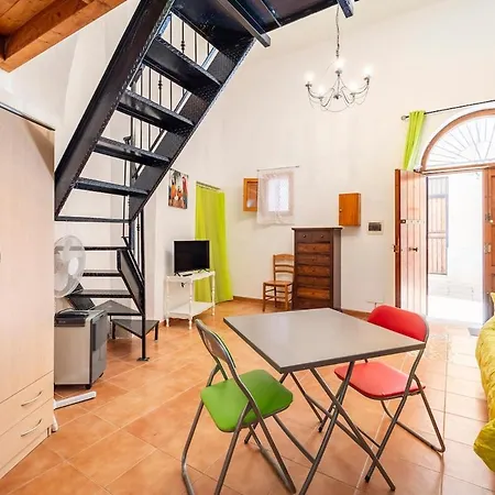 La Petite Bastet פלרמו